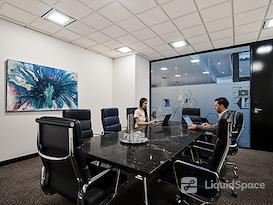 CorporateCubes.Co - 333 Collins