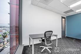 Regus || Lankershim Plaza