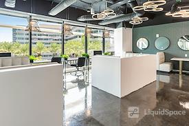 Lucid Private Offices | Camelback - Biltmore