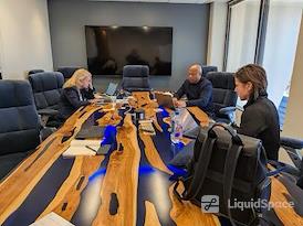 Spoke Coworking Tower Suites #1700