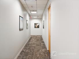 Regus | Melville Expressway II