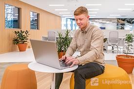 SPACES | BC, Vancouver - Green Lamp