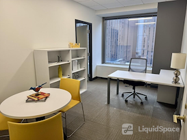 Regus | 401 North Michigan