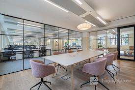 Regus | 24th and Camelback