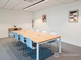 Regus | Bourges, Charles Pathé