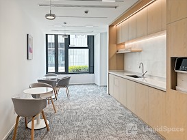 Regus | Shanghai, Loop Center