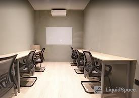 Concrete 11th Coworking Space Kedoya