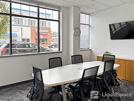 Regus | Lakeville - Holyoke Ave