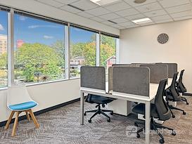 Regus | MN, Brooklyn Center - N Summit Dr