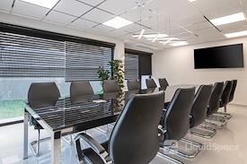 Regus | Glifada, Labraki