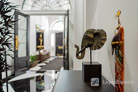 Signature | London, 39 Fitzroy Square