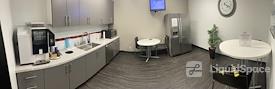 Regus | TOPA Financial Plaza