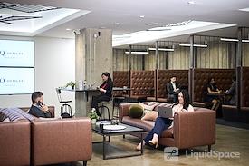 iQ Offices | 250 University Ave.