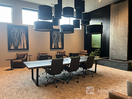 Expansive - 216 Coworking