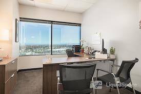 (HBP) Huntington Beach Plaza