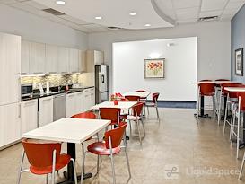 HQ | MI, Novi - Grand River Ave