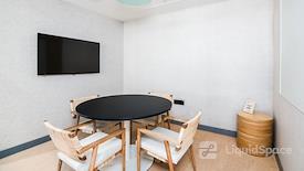 WeWork Two Horizon Center