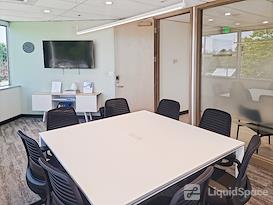 Regus | Everett - Airport Rd