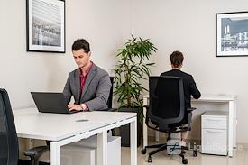 Regus | Glifada, Labraki