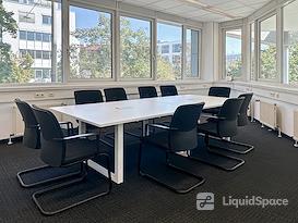 HQ | Stuttgart, HQ Offisto