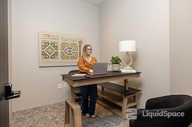 Expansive - 216 Coworking