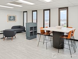 Regus | NC, Hickory - Tate Blvd