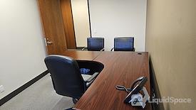 Private Offices • Coworking Spaces • Hybrid Offices 🏢