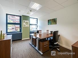 Regus | Zug, Metalli