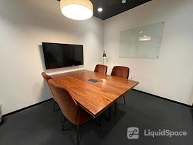 Industrious - Country Club Plaza