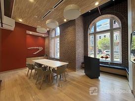 Capital One Café - Chinatown