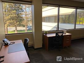 580 Executive Center