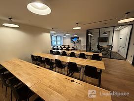 Corporate Suites: 880 3rd Avenue