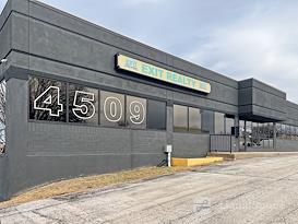 HQ | IA, Davenport - N Brady St