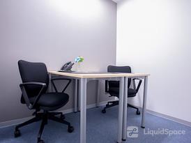 Regus | Osaka, Keihan Yodoyabashi (Open Office)