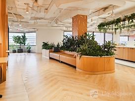 SPACES | VA, Arlington- 2451 Crystal Drive