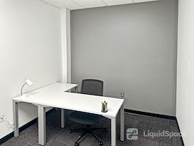 HQ | MI, Detroit - Jefferson Ave