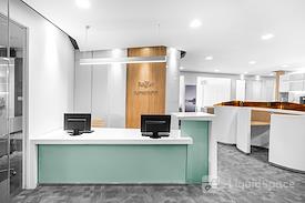 Regus | Shanghai, Zhabei Centro
