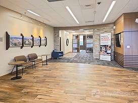 Regus || WI, Eau Claire - Oakwood Mall Dr