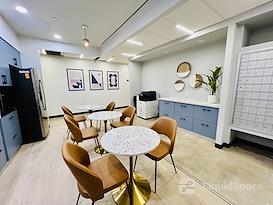 TKO Suites  - 307 West 38th Street