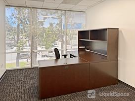 Regus | CA, Woodland Hills - Ventura Blvd.