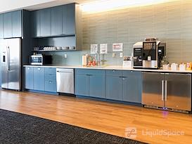Regus | WI, Glendale - Bayshore Town Center