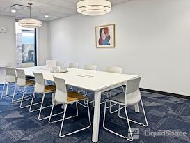HQ | IL, Bensenville - W Grand Ave