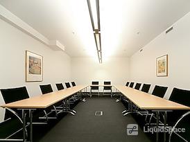 Regus | Budapest, First Site
