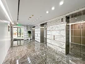 SPACES | Shanghai, Jinmao Tower