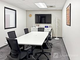 Regus | Irving - 320 Decker Drive
