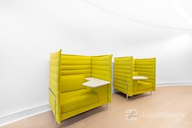 Regus | Roermond, Looskade