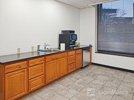 HQ | WI, Waukesha - 259 W Broadway