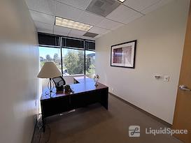 (VON) Von Karman Corporate Center