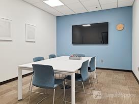 HQ | WI, West Allis - W Lincoln Ave