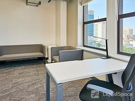 Regus | FL, Jacksonville - Laura St